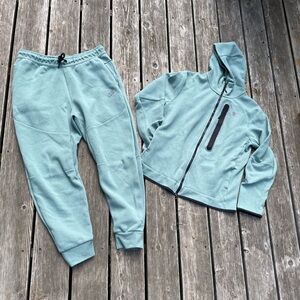 Nike tech full mint green tracksuit sweater sweatpants